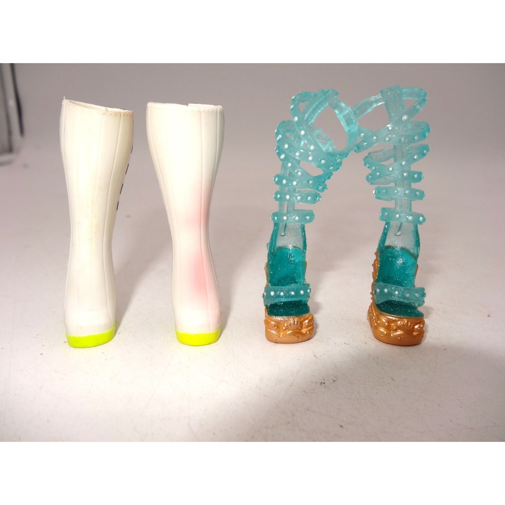 MGA LOL OMG Lights Speedster & Queens Splash Beauty Doll Shoes 2 Pair Lot